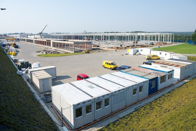 Začiatok stavby II etapu Európskeho centra stolárstva, čiže 25 000 m² výrobného priestoru
